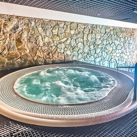 Apartment C2 Z Basenem, Sauna, Jacuzzi - 5d *